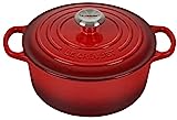 Le Creuset Signature Gusseisen-Bräter mit Deckel, Ø 24 cm, Rund, Für alle Herdarten und Induktion geeignet, Volumen: 4,2 l, 4,305 kg, Kirschrot, 21177240602430